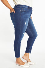 Load image into Gallery viewer, CURVY DESTRUCTED ANKLE SKINNY