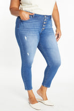 Load image into Gallery viewer, CURVY DESTRUCTED ANKLE SKINNY