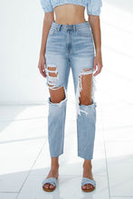 Load image into Gallery viewer, MID RISE BOYFRIEND PREMIUM JEANS