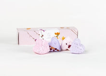 Load image into Gallery viewer, 4 heart shaped Shower Steamers Gift Set
