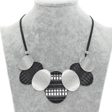 Load image into Gallery viewer, Vintage Bib Choker Necklace